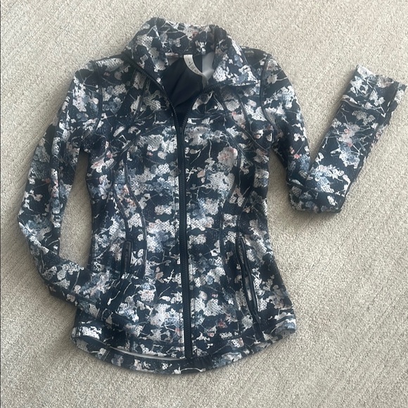 lululemon Define Jacket in Spring Bloom, size 2 - Picture 1 of 4